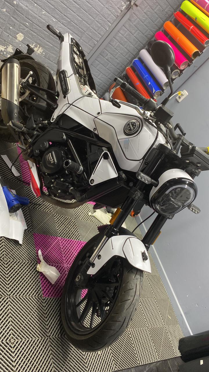 BENELLI LEONCINO 250 2019-2023 Street Bike Graphics Template Vector