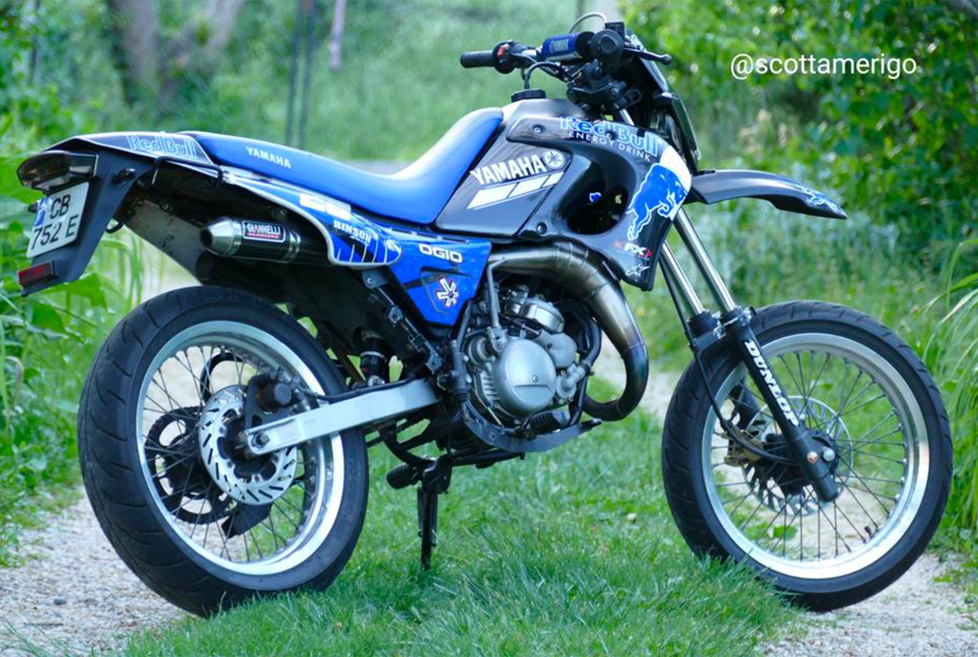 DT 50 AVANT 2002