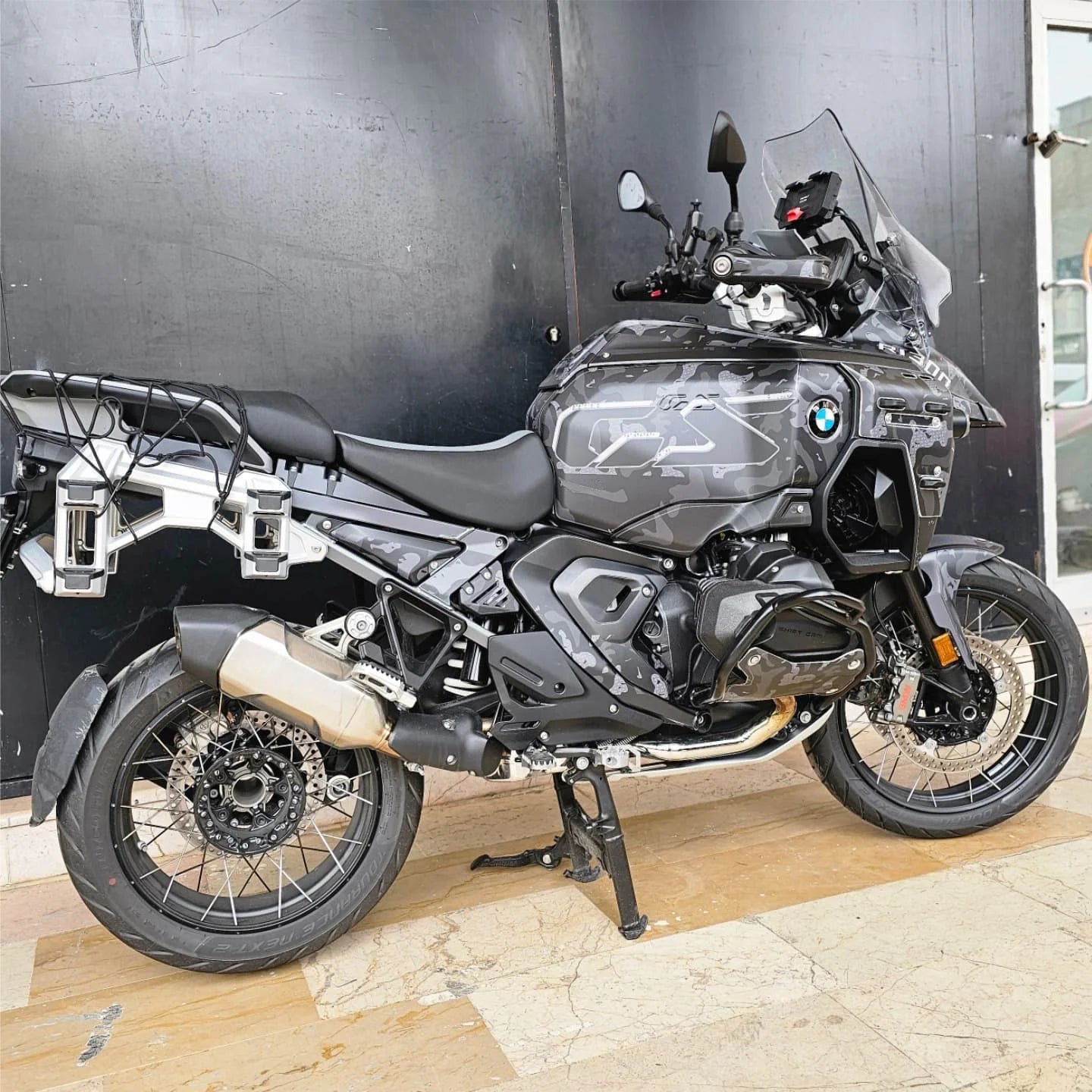 BMW R 1300 GS ADVENTURE 2024-2026 Template vector graphics